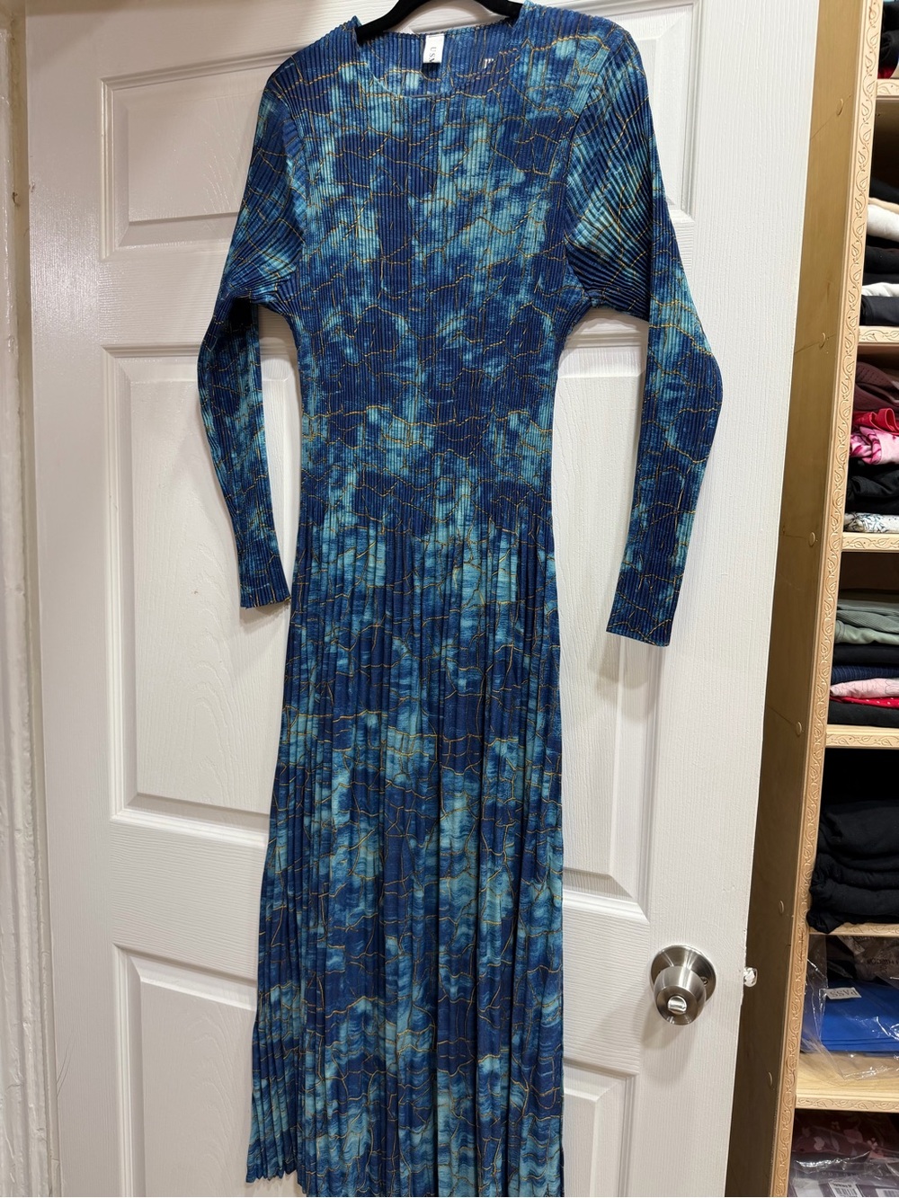 Blue and Teal Pleated Long-Sleeve Maxi Dress